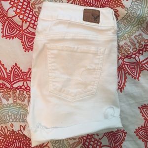 AEO White Midi Shorts