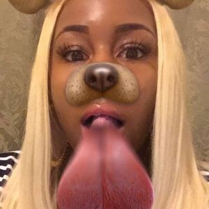 Meet your Posher, Adriana