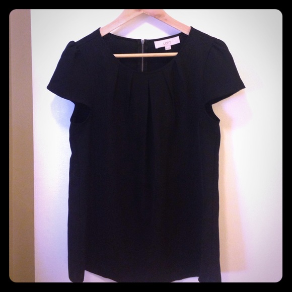 Ann Taylor LOFT black cap sleeved shirt