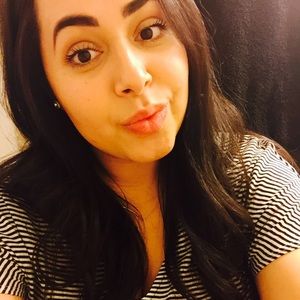 Meet your Posher, Ana