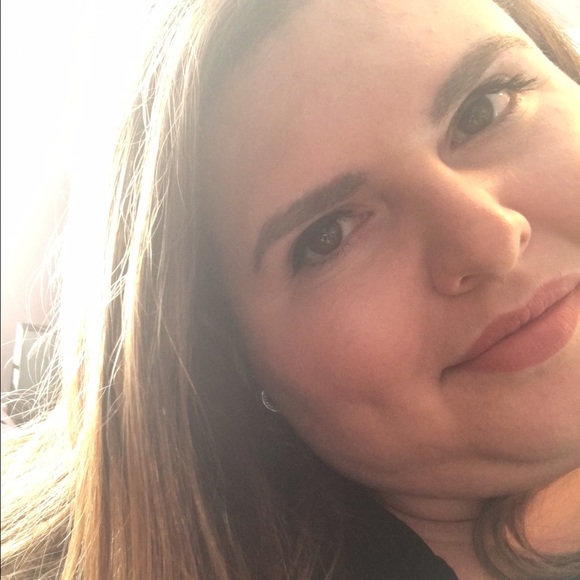 Meet your Posher, Ariel - Picture 1 of 1