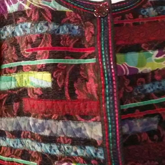 Multi color quilted jacket - Picture 2 of 4