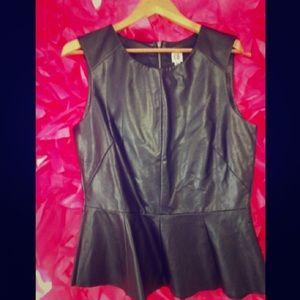 SALE 🌷 Peplum black faux leather top