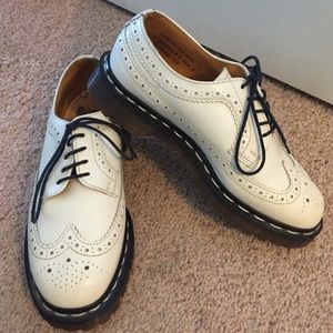 White wing tip Dr. Martens