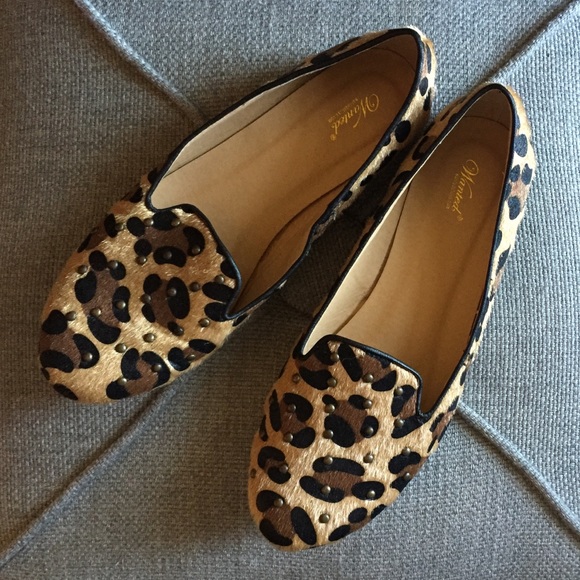 LEOPARD PRINT STUDDED FLATS SIZE 9