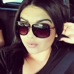 Meet your Posher, Adalhi