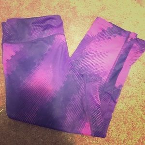 EUC workout capris size Medium