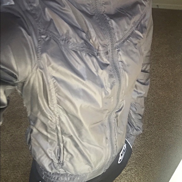 Nylon summer zipper jacket. - Picture 3 of 4