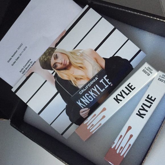 Kylie Lip Kit So Cute Gloss