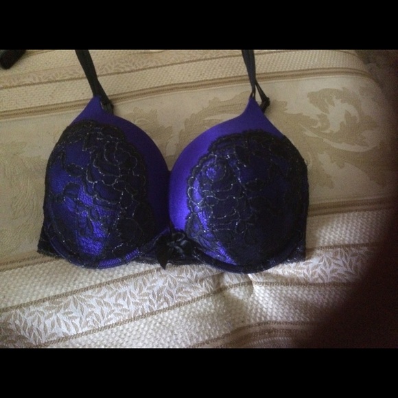 Victoria secret bombshell bra 34DD