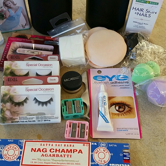 New Makeup Bundle - Picture 3 of 4