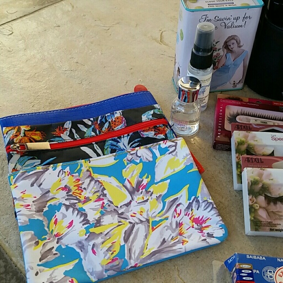 New Makeup Bundle - Picture 4 of 4