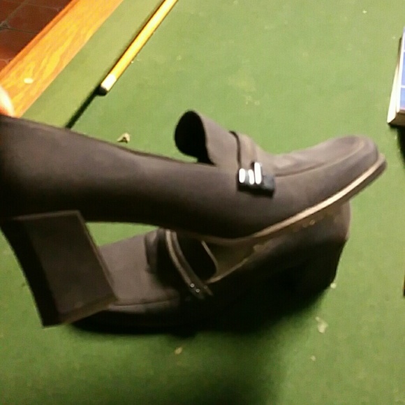 Shoes - Picture 3 of 3