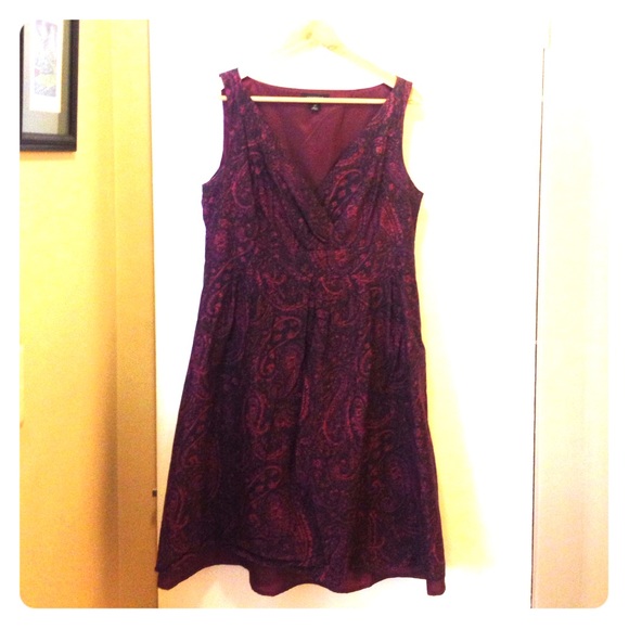 Beautiful Lands End Dress in a magenta paisley