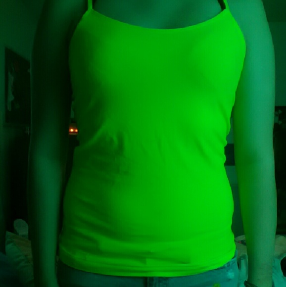 Green tank top - Picture 1 of 2