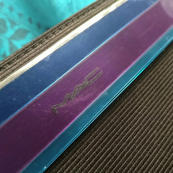 New Limited Edition MAC Makeup Bag - Picture 2 of 4