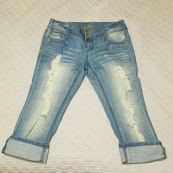 Almost Famous Jean capris