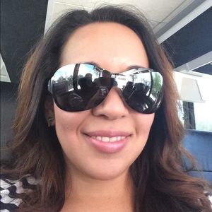 Meet your Posher, Carmen