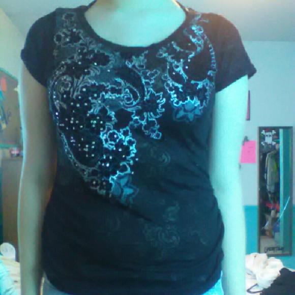 Black t shirt