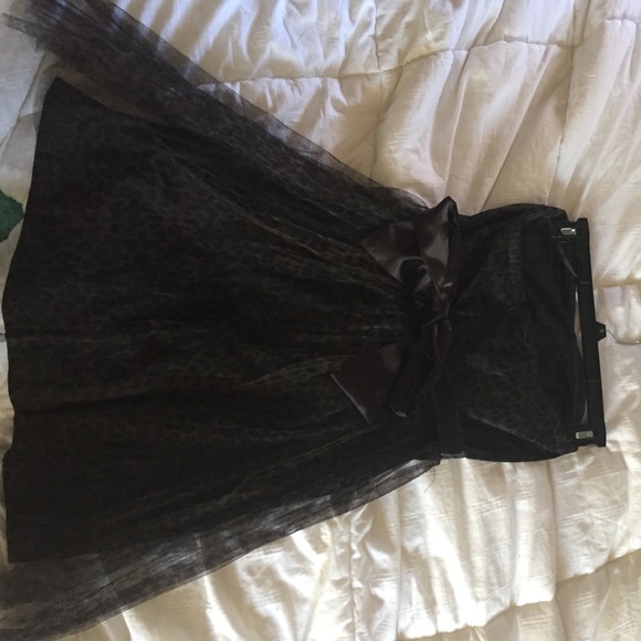 Only worn once. No longer fits me - Picture 2 of 3