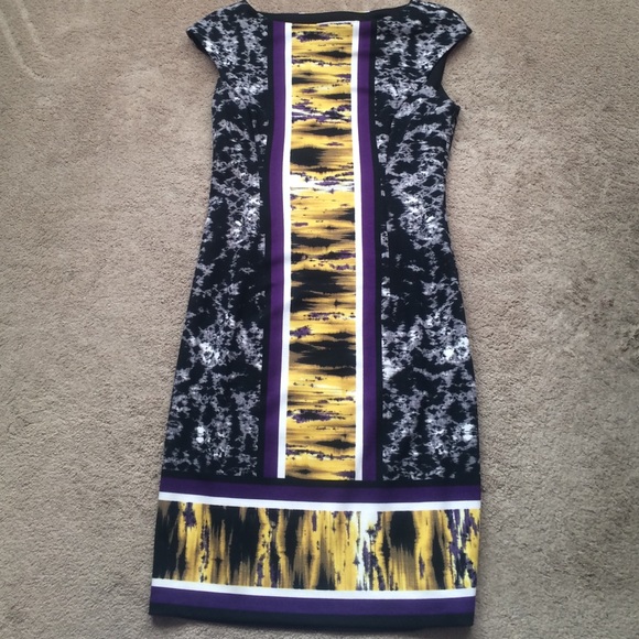 Fitted dress . Size 4. Maggy London