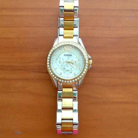 Beautiful Fossil watch with a new battery!