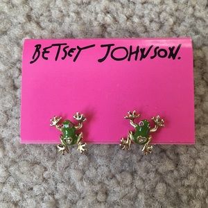 Betsey Johnson Frog stud earrings NWT
