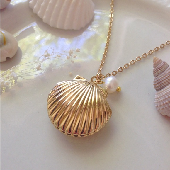 Abbie's Anchor Jewelry - seashell locket & freshwater pearl necklace
