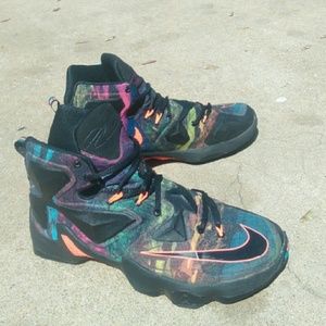 LeBron 13 "Akronite"