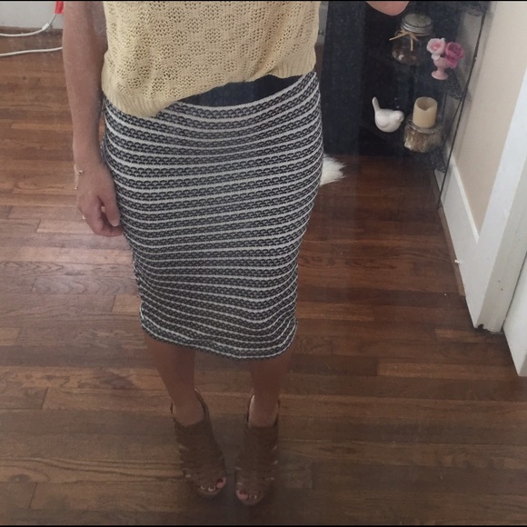 Zara midi skirt size medium - Picture 1 of 4