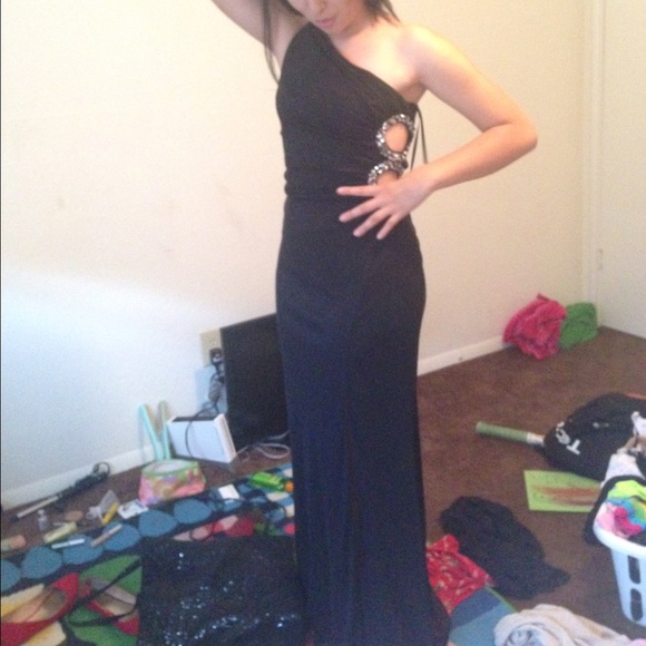 PROM DRESS - Picture 3 of 4
