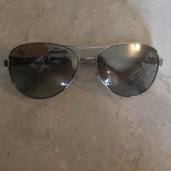 Burberry sunglasses 😎