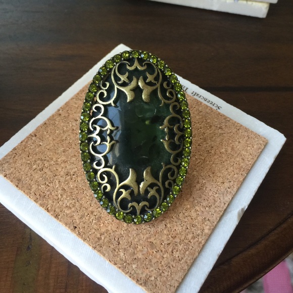 Cocktail ring