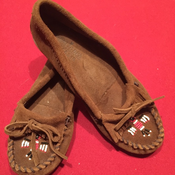 Minnetonka Shoes - Minnetonka slip on moccasins