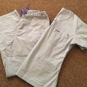 New iguana med scrubs