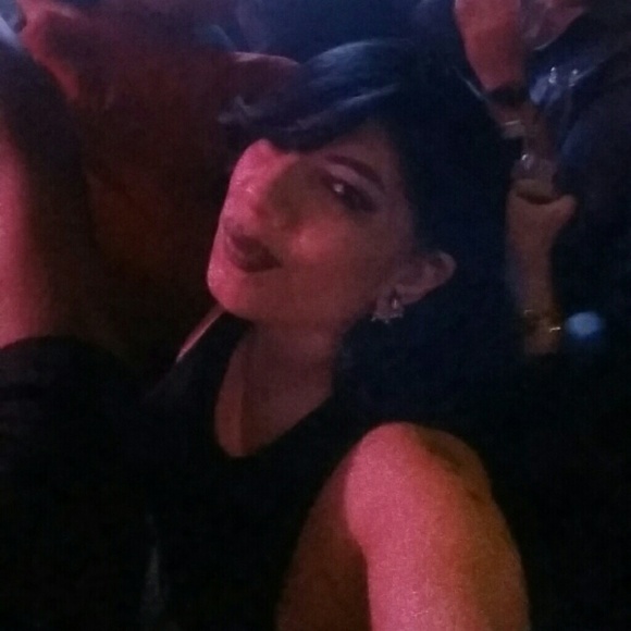 Meet your Posher, Jennifer - Picture 1 of 1