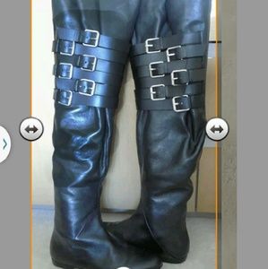 Guiseppe Zanotti Black Leather OTK Buckle Boots 8