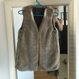 Talula faux fur vest size xs
