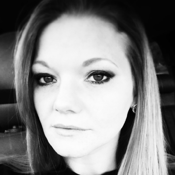 Meet your Posher, Tonya - Picture 1 of 1