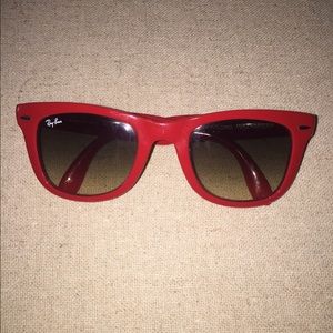Ray•Ban - special series! Folding Red Ray•Bans!