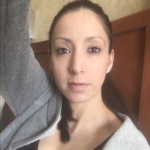 Meet your Posher, Holly