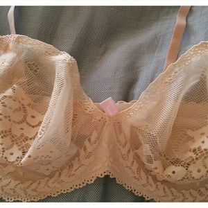 VS Angels Demi Bra NWOT!