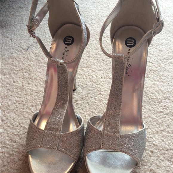 High heels - Picture 3 of 4