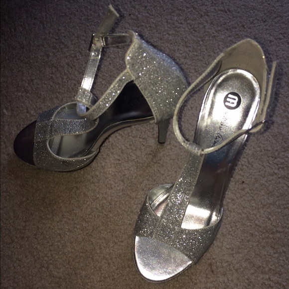 High heels - Picture 4 of 4