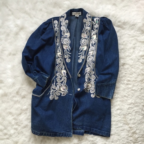 🎉HP🎉Vintage Embellished Jean Jacket - Picture 2 of 3
