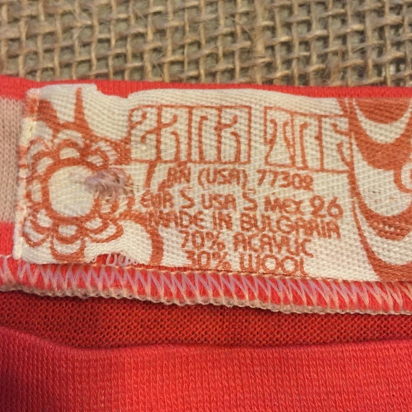 Top - Picture 2 of 2