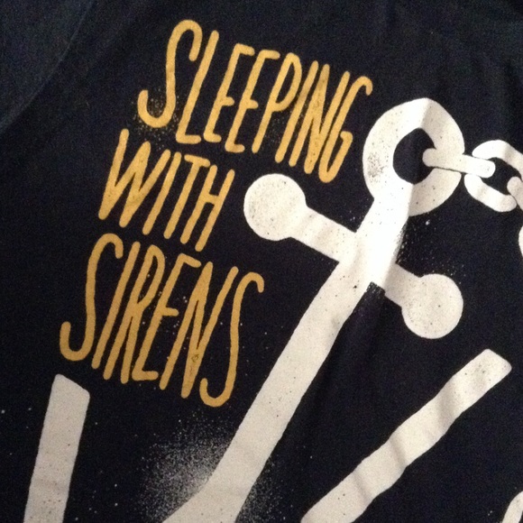 Sleeping with sirens tee - Picture 3 of 3