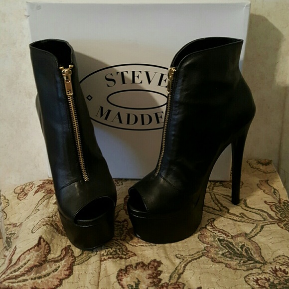 Steve Madden Shoes - STEVE MADDED Black Vahalla size 6 1/5
