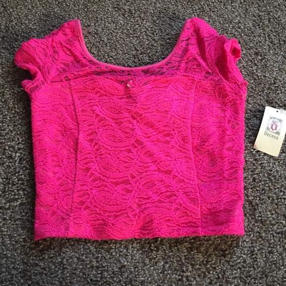 Hot pink lace crop top 🎀