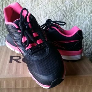 Reebok NWT Super Duo Speed Blk/Solar Pnk Size 8.5